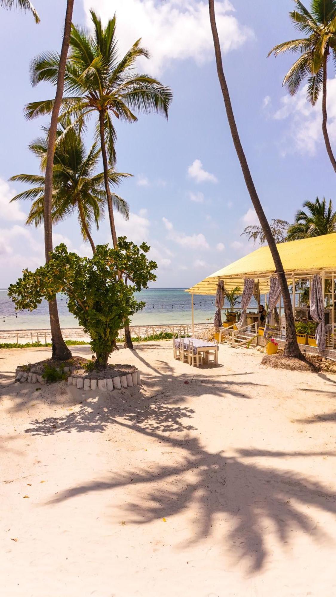 Pili Pili Orient Beach Resort Bwejuu Buitenkant foto