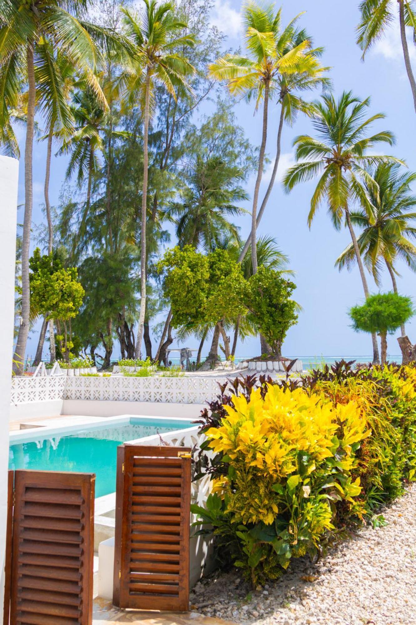 Pili Pili Orient Beach Resort Bwejuu Buitenkant foto