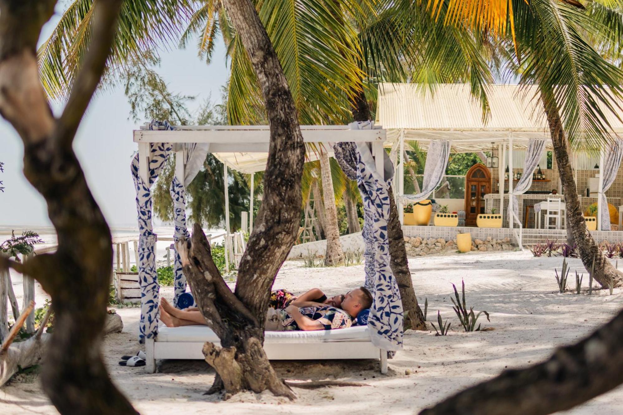 Pili Pili Orient Beach Resort Bwejuu Buitenkant foto